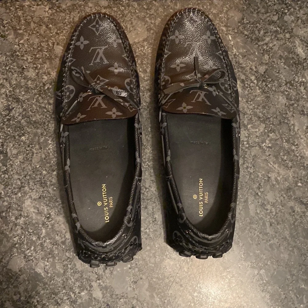🦁 Louis Vuitton LV Monogram Eclipse Loafers - Picture 13 of 17